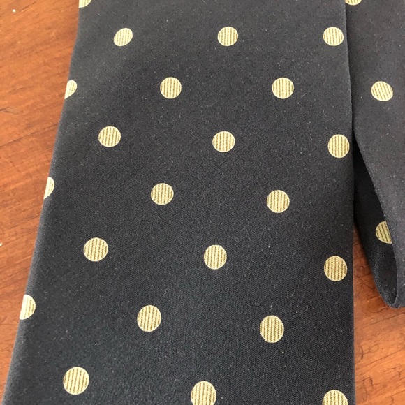 👀 Elegant GIORGIO ARMANI Silk Tie - Picture 3 of 4